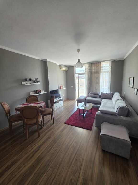 Apartment 1+1 at Komuna e Parisit