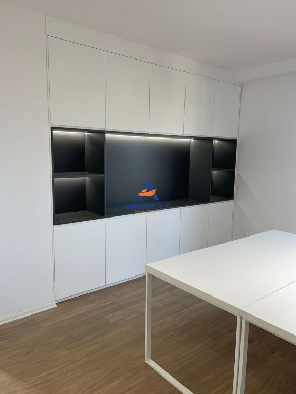 UFFICIO IN AFFITTO 124.6M2 "GARDEN BUILDING, VIA KAVAJËS" 1500 EURO
