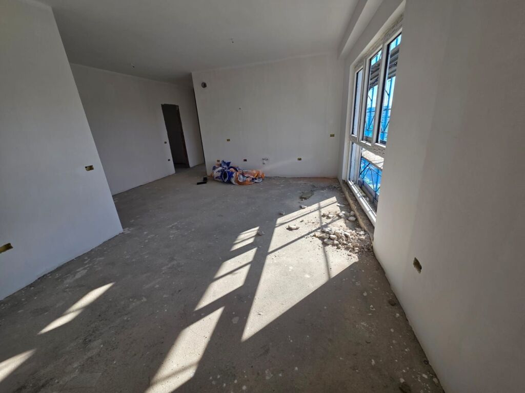 📍Bulevardi Bajram Curri Mbi Maternitetin e Ri Shitet Apartament 2+1+2
