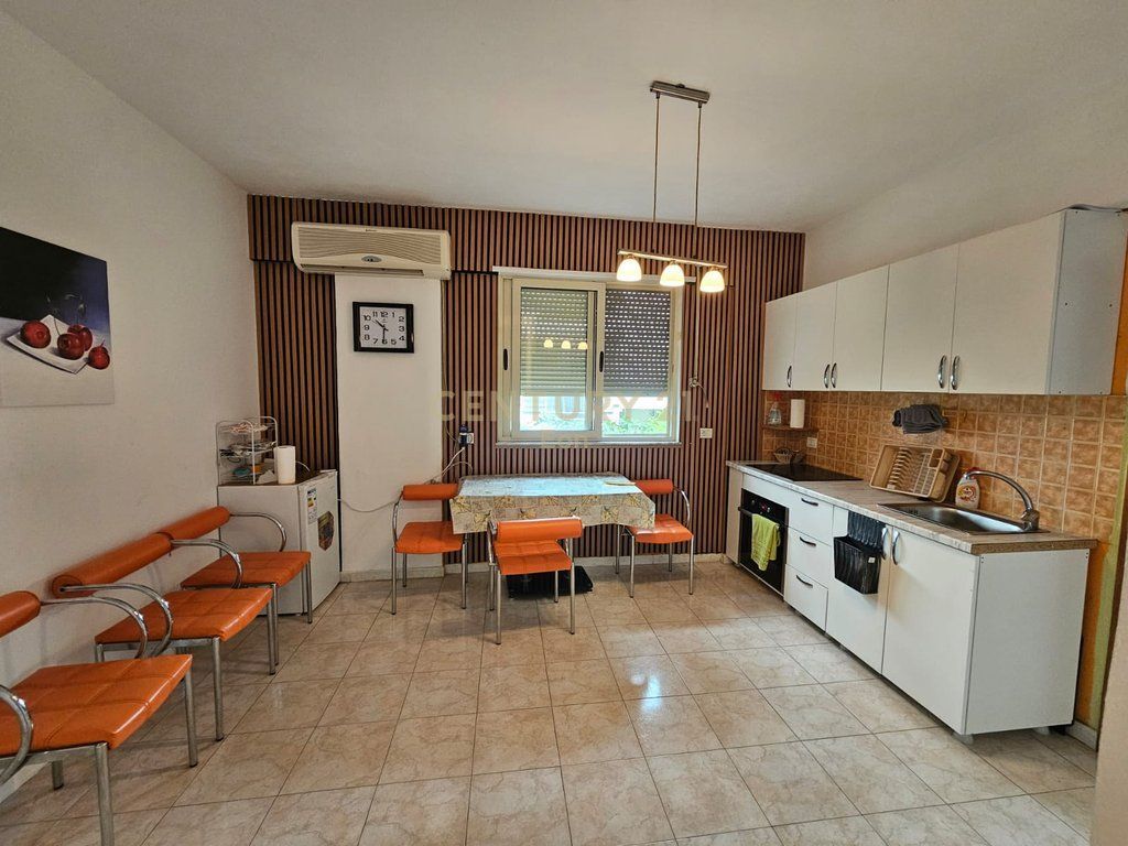 SHITET APARTAMENT 2+1 TEK SHKEMBI KAVAJES !