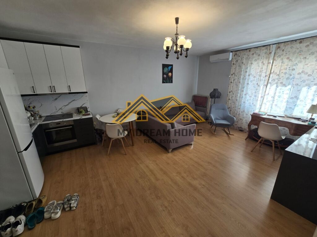 Apartament për Shitje tek Shkembi i Kavajes, Durrës