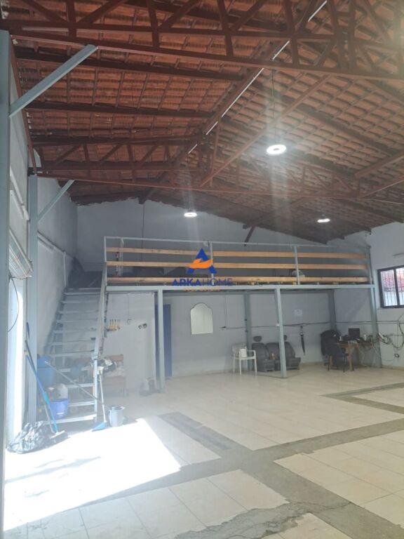 JEPET AMBJENT ME QERA 200M2 "PAZARI I RI" CMIMI SIPAS KERKESES