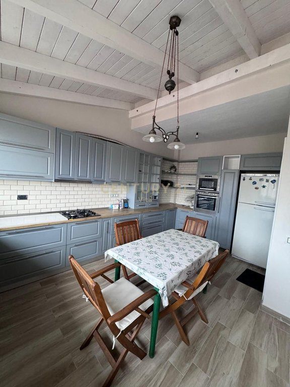 VENDESI APPARTAMENTO 2+1+2+VERANDA+GARAGE, DURRËS!!
