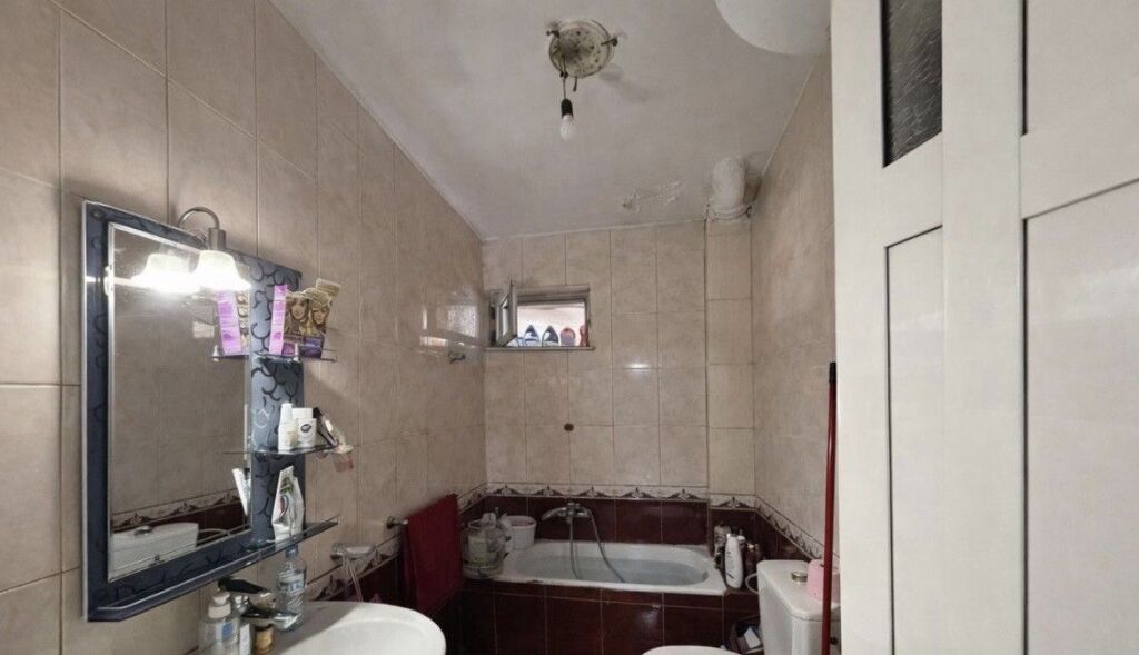 Vendita | Apartament 2 + 1 &amp; Dyqan | QSUT | 230000 €