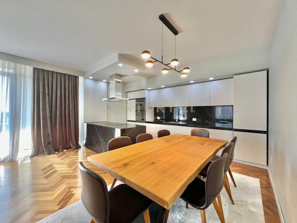 EXCLUSIVE ! SHITET APARTAMET LUXURY 2+1+2 TUALETE + 80M2 VERANDE DHE 1 GARAZHD NE PLAZH ILIRIA DURRES !