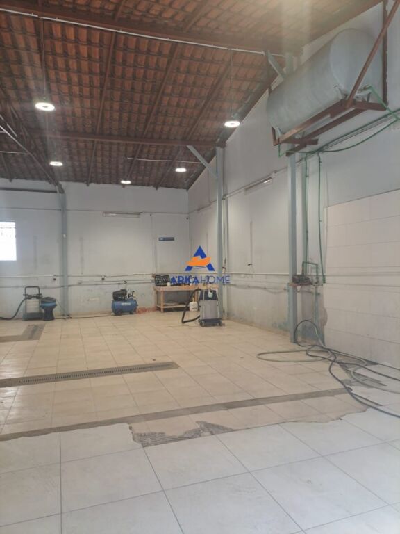 JEPET AMBJENT ME QERA 200M2 "PAZARI I RI" CMIMI SIPAS KERKESES