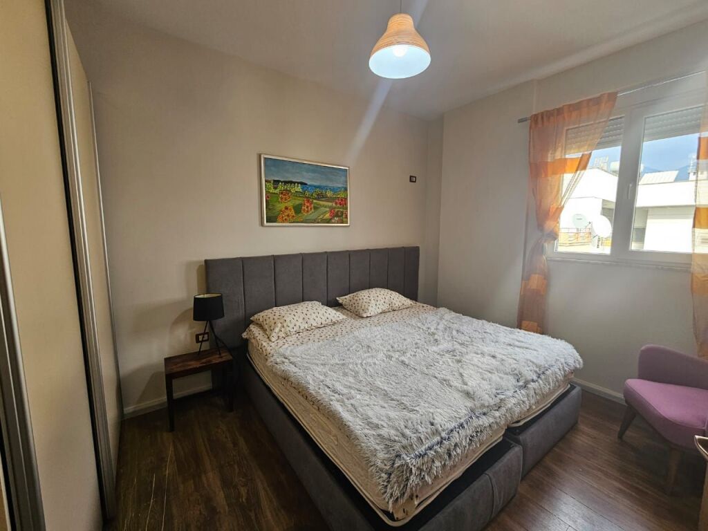 Apartament 1+1 per qira tek Pazari i Ri!