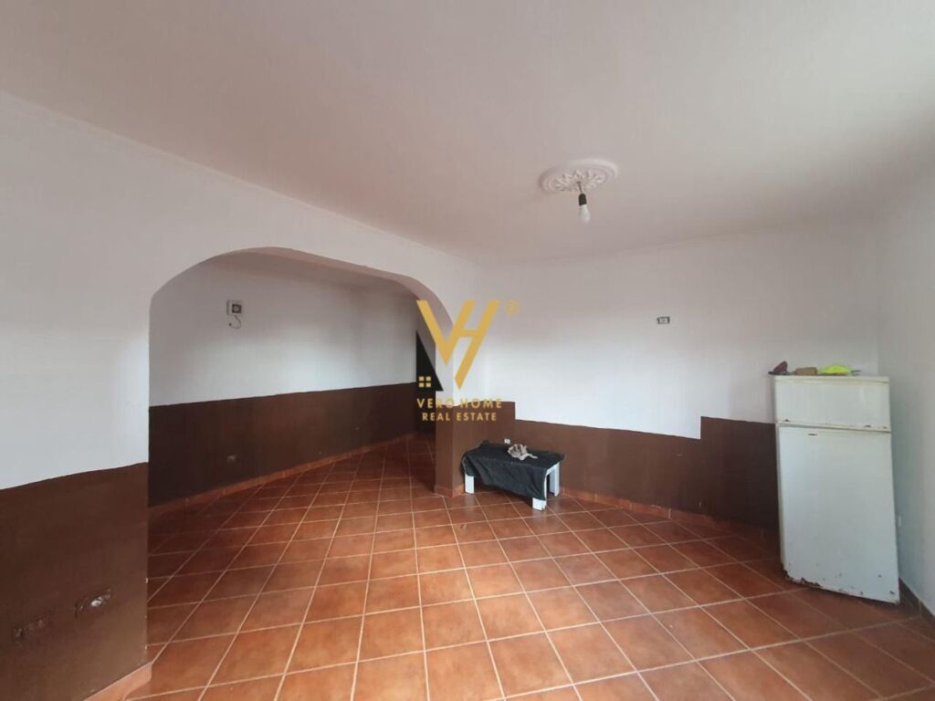 SHITET SHTEPI PRIVATE 2+1+BLK TE KAFJA RREMES 150.000 EURO