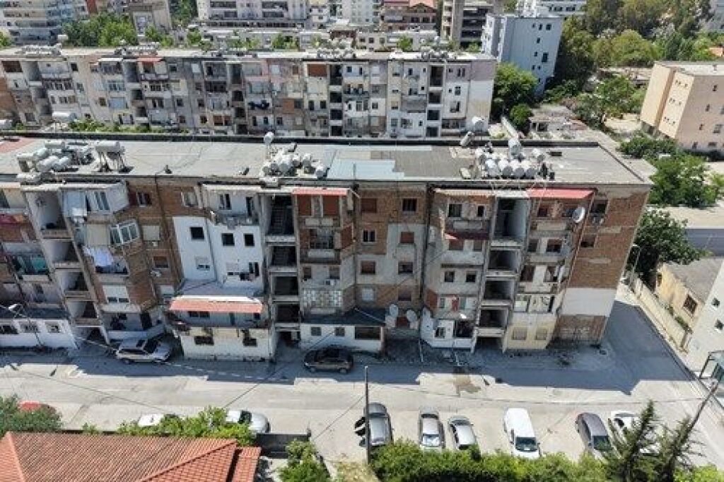 Apartament ne shitje prane Bulevardit