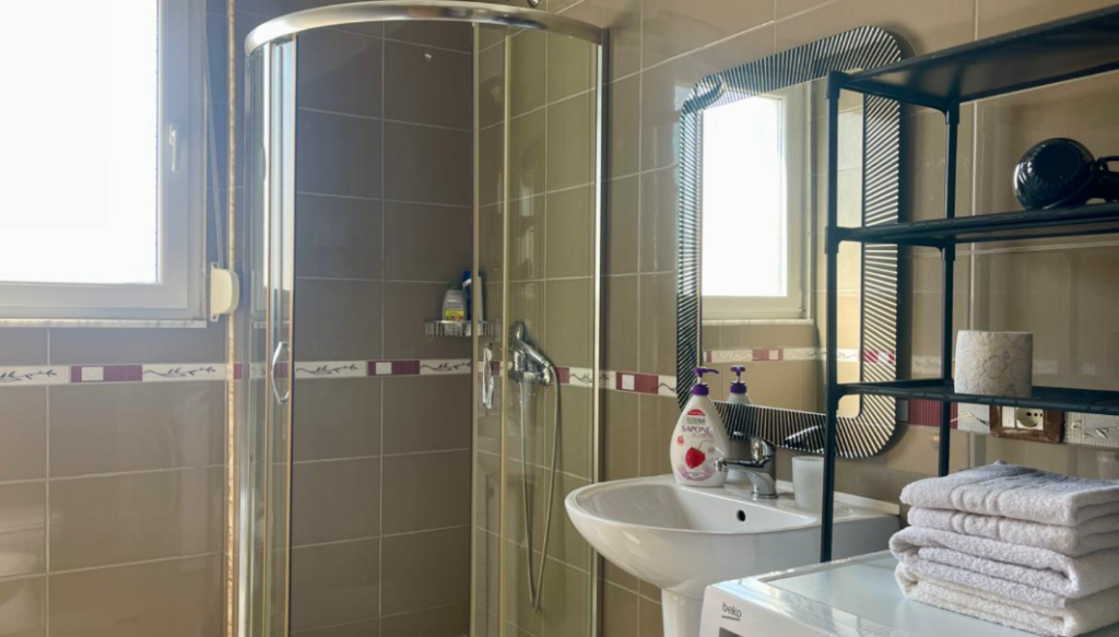 Apartment 1+1 for Rent – Center, Pazari i Ri