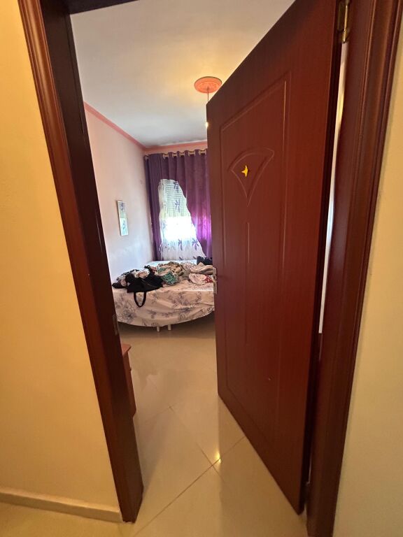 Tirane, jepet me qera apartament 2+1+2 Kati 8, 450 € astir