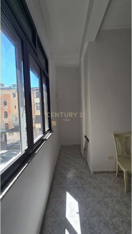 SHITET APARTAMENT 1+1 NE QENDER TE DURRESIT!!!!
