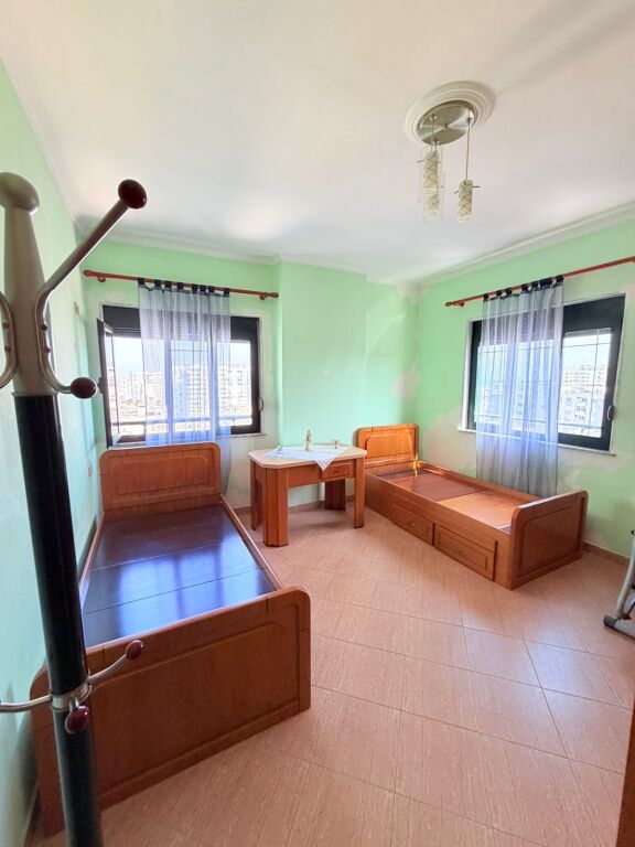 SHITET APARTAMENT 3+1+2 PRANE TREGUT INDUSTRIAL, DURRES