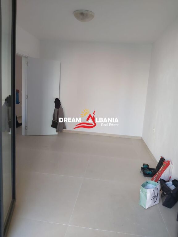 Locale commerciale in affitto presso Residenza Zirkon-Tirane (42111596)