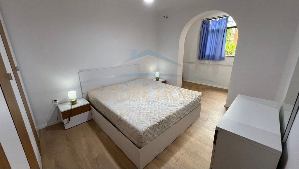 Jap Apartament 1+1 me qera tek Rruga Fortuzi