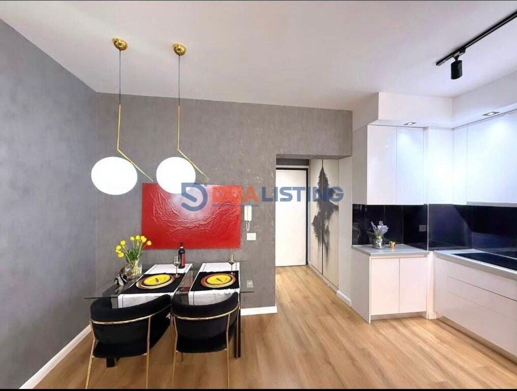 Japim me qira Apartament 1+1 ne zonen e 21 Dhjetorit.