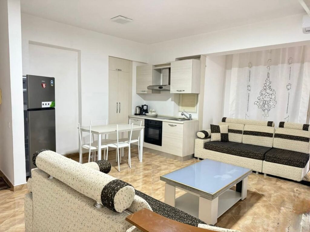Në shitje 2 apartament