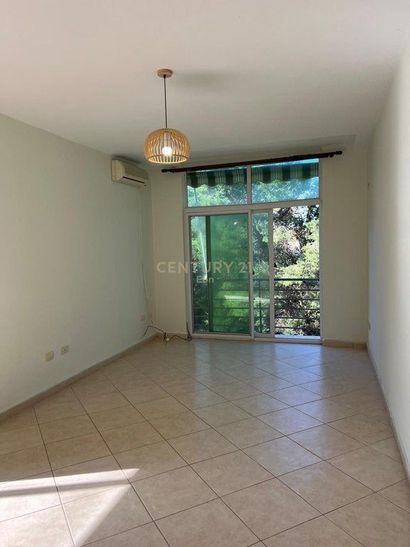 Apartament 1+1+3 ballkone Për Shitje në Golem, Durrës!!