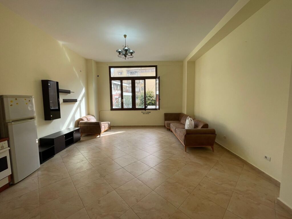 UFFICIO IN AFFITTO 89 M2 KOMUNA E PARISIT 60.000 LEKE FH-77542