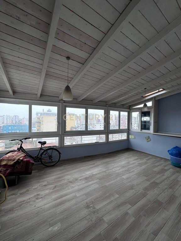 VENDESI APPARTAMENTO 2+1+2+VERANDA+GARAGE, DURRËS!!