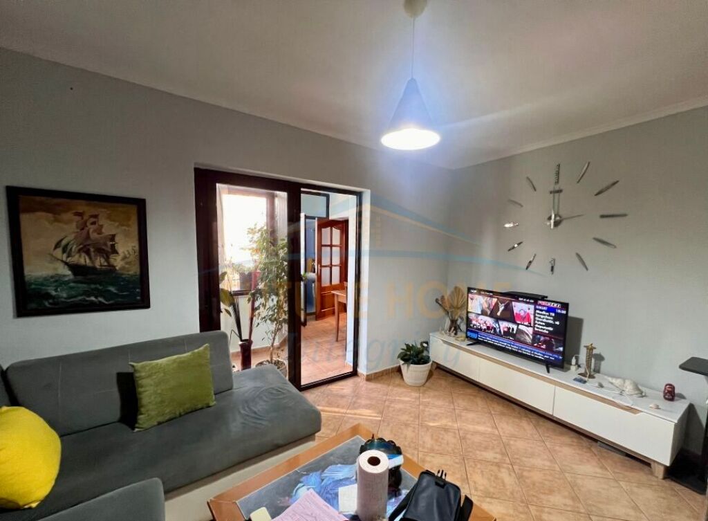 Rent, Apartment 2+1+2, Petro Nini Luarasi Street, Tirana.
