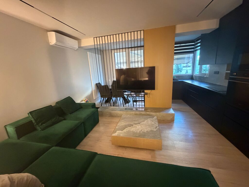 2+1, al lago secco, 280 mila euro, con posto auto incluso nel prezzo