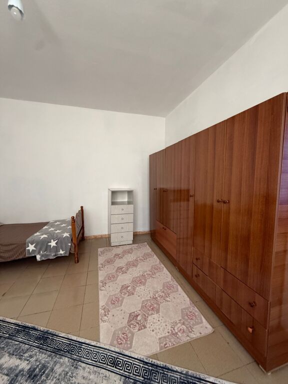 Qera | Vilë 2 + 1 | Rruga 5 Maji | 350 €/muaj