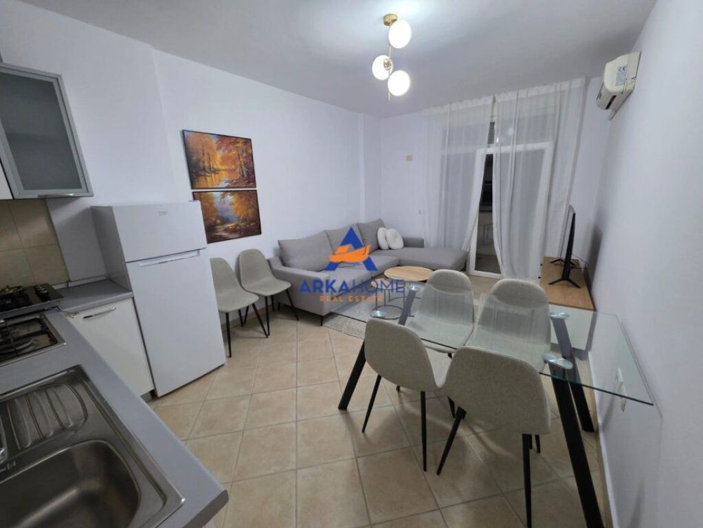 JEPET ME QERA APARTAMENT 1+1+BALLKON " TE ISH-EKSPOZITA " 650 EURO