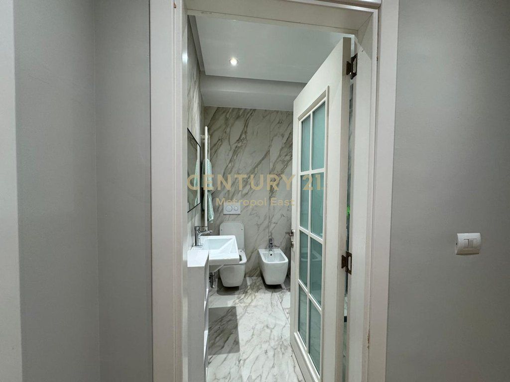 Modern 2+1+2 apartment for rent, Rruga e Dibres