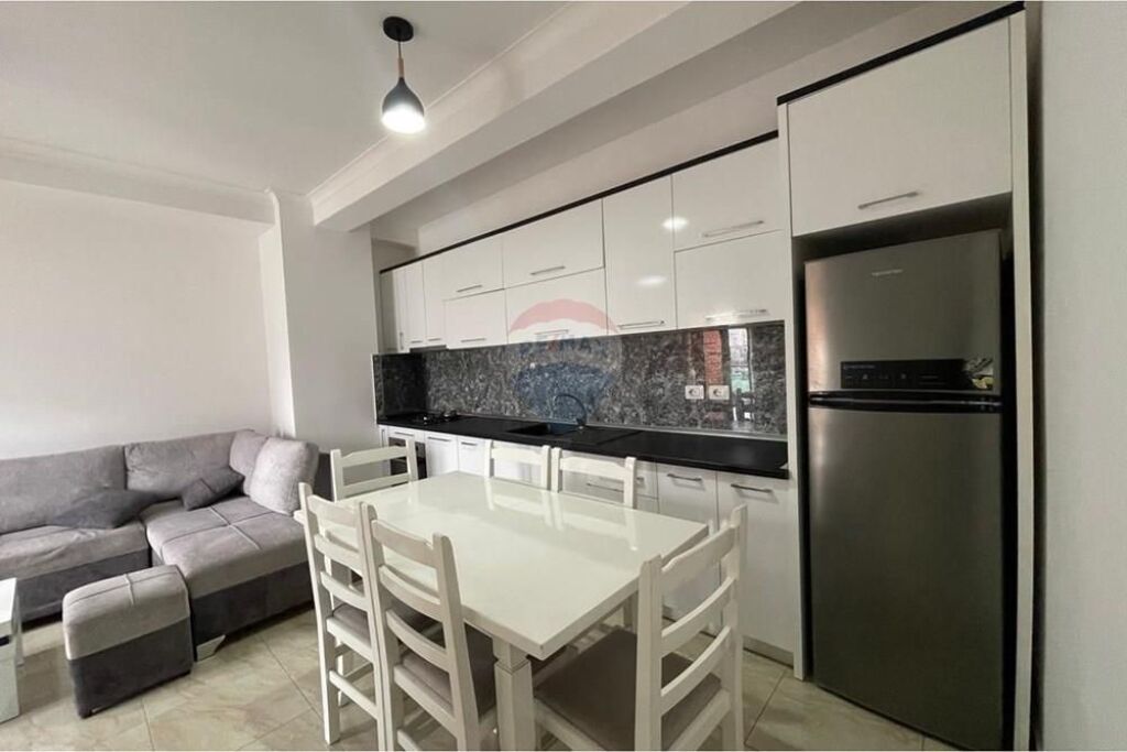 Apartament 1+1 per shitje Hotel Gjermania Durres