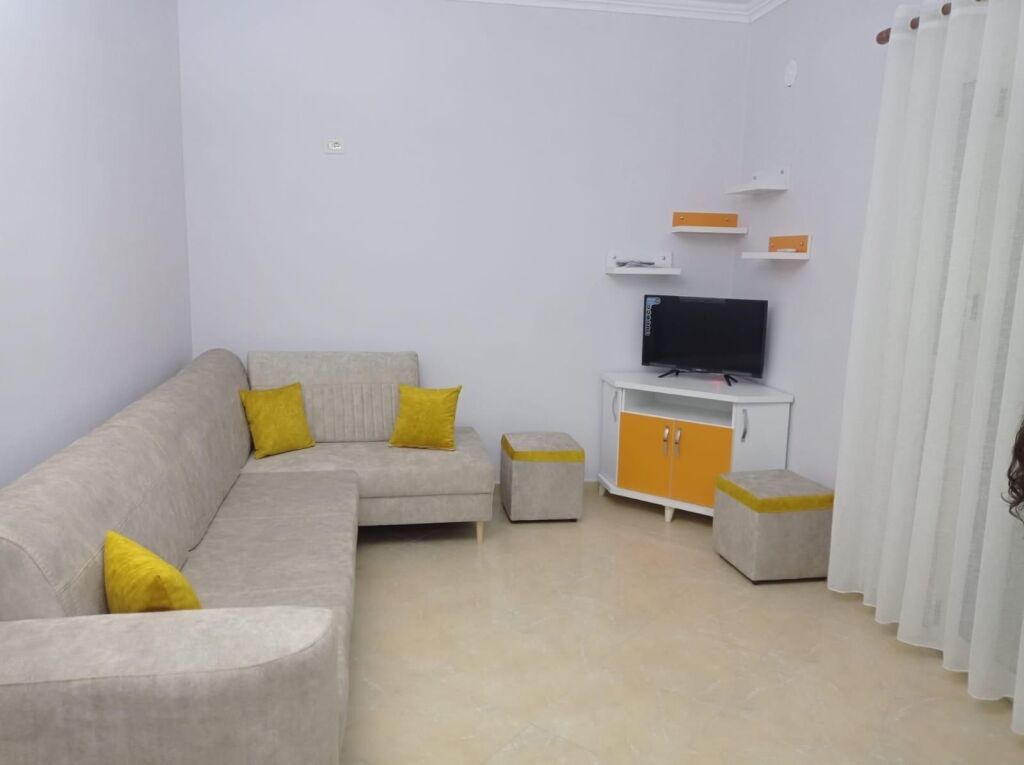 Apartament 2+1 me qera ne Porcelan perballe UET