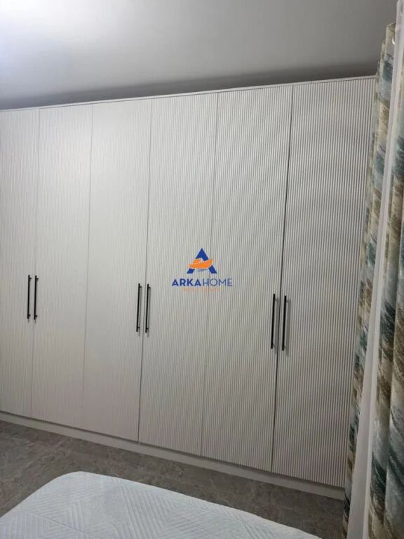 JEPET APARTAMENT 2+1+BALLKON ME QERA " TEK NATYRA E QETË, TIRANË " 700 EURO