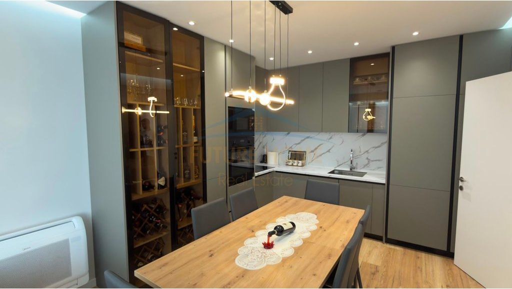 Qera, Apartament 2+1 + Post Parkimi, Kodra e Diellit , Tirane .