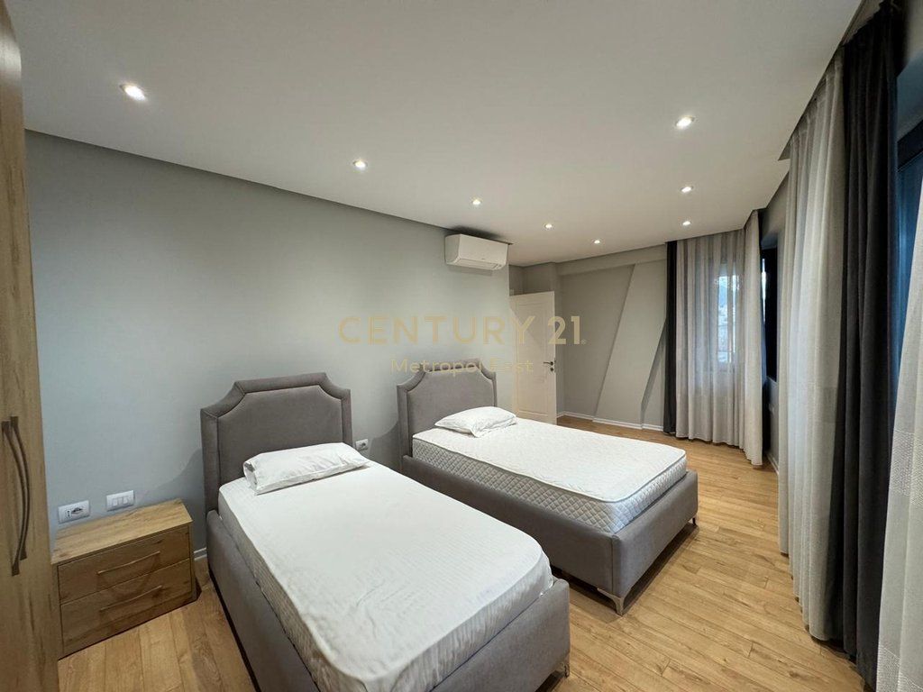 Modern 2+1+2 apartment for rent, Rruga e Dibres