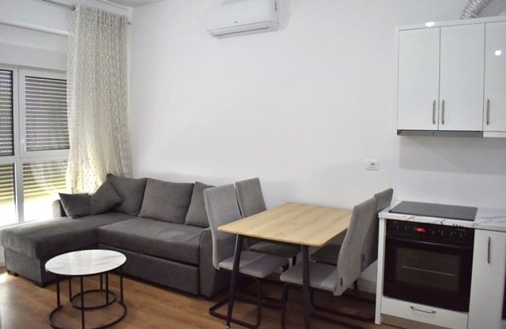 🏡 Appartamento 1+1 in affitto al Complesso Kaimi vicino ad Ali Demi, 450 mila lek