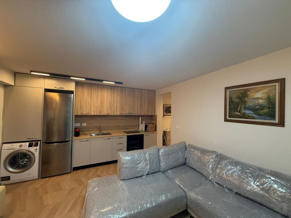 Apartament 1+1 I Ristauruar nga E para Perball Petro Nini