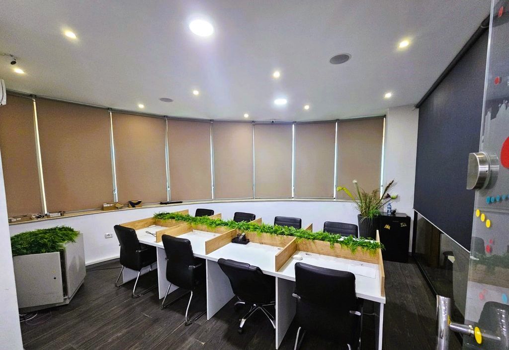 AMBIENTI UFFICIO PRESSO IL COMPLESSO DELIJORGJI 200m2