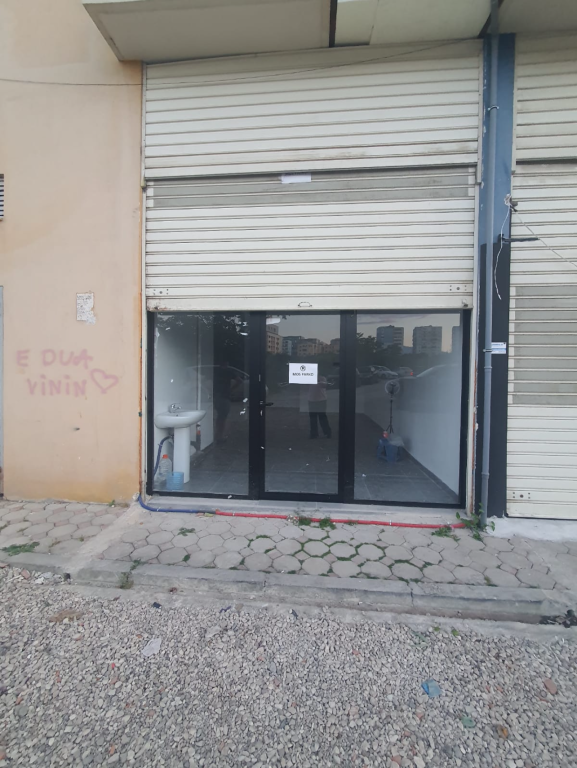 Negozio in affitto presso il campo di aviazione