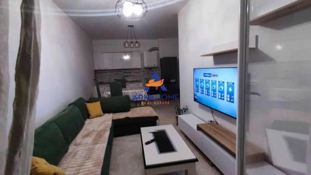 JEPET APARTAMENT ME QERA 2+1+BALLKON " AMERIKAN 3 " 520 EURO