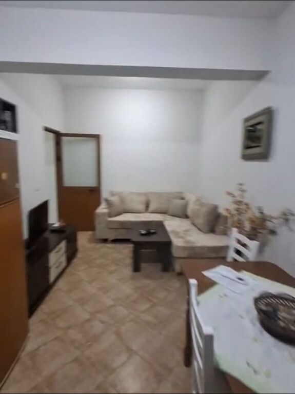 APARTMENT 1+1. 40000 LEKE.MISTO MAME