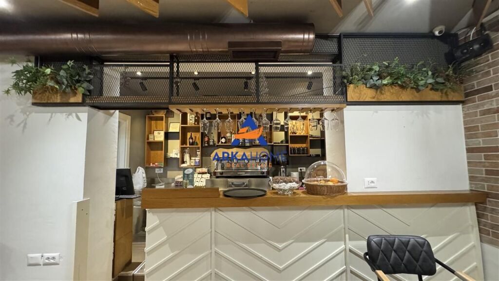 FOR RENT BAR-PIZZERIA OPEN SPACE 91M2 " DON BOSKO " 1200 EURO