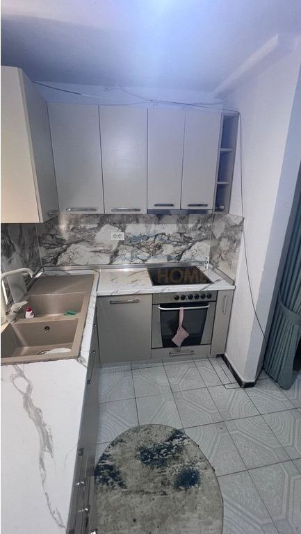 For rent near Partizani School, in Selvia, a comfortable and furnished apartment, located in a very accessible area and close to all necessary facilities.