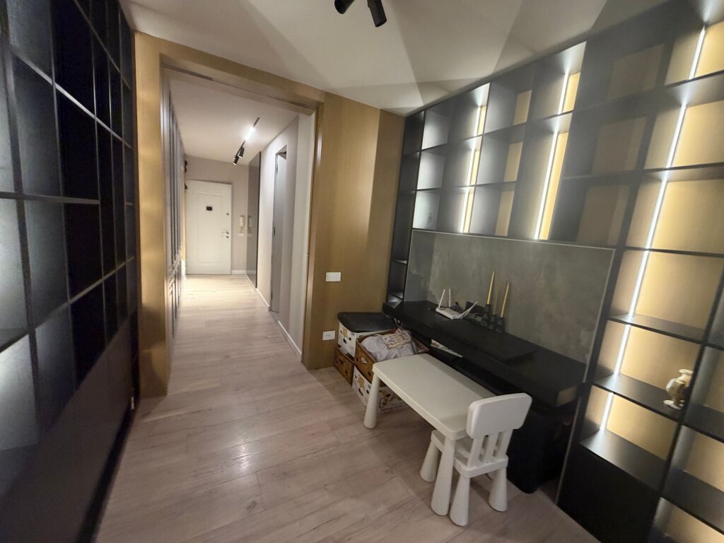 2+1, al lago secco, 280 mila euro, con posto auto incluso nel prezzo