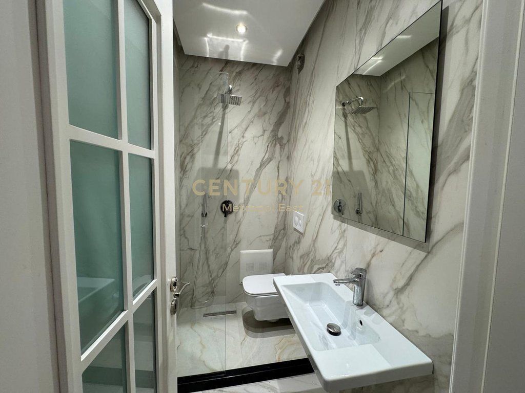 Modern 2+1+2 apartment for rent, Rruga e Dibres