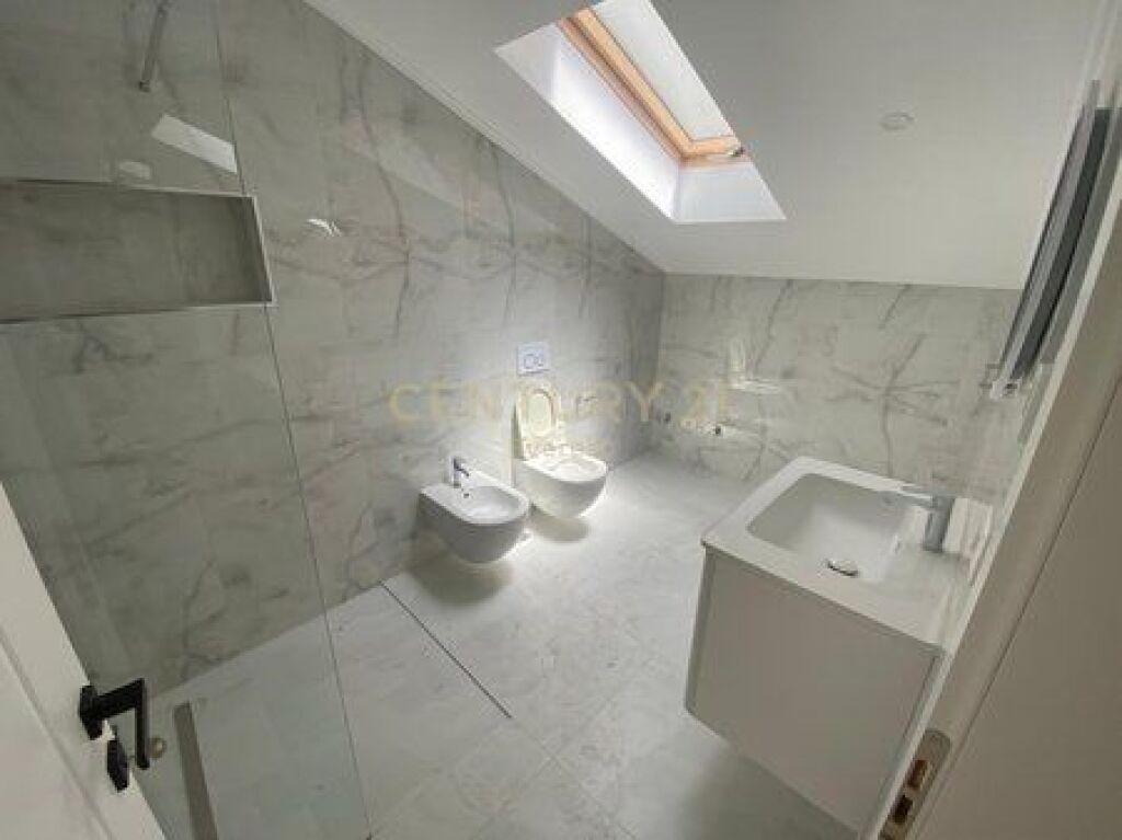 KODRA E PRIFTIT, JAPIM APARTAMENT 3+1+2 ME QIRA