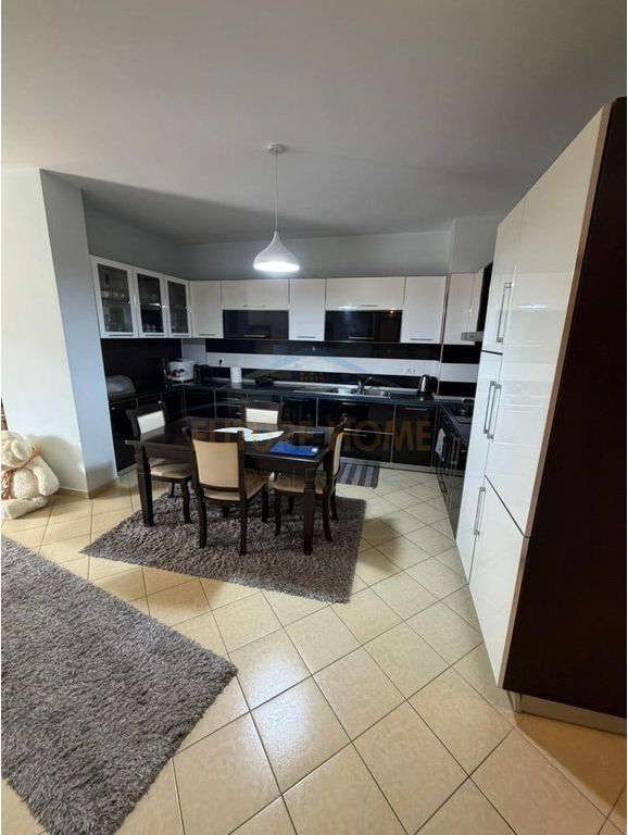 Shitet, Apartament 2+1+2, Unaza Re, Tirane. UNA69856