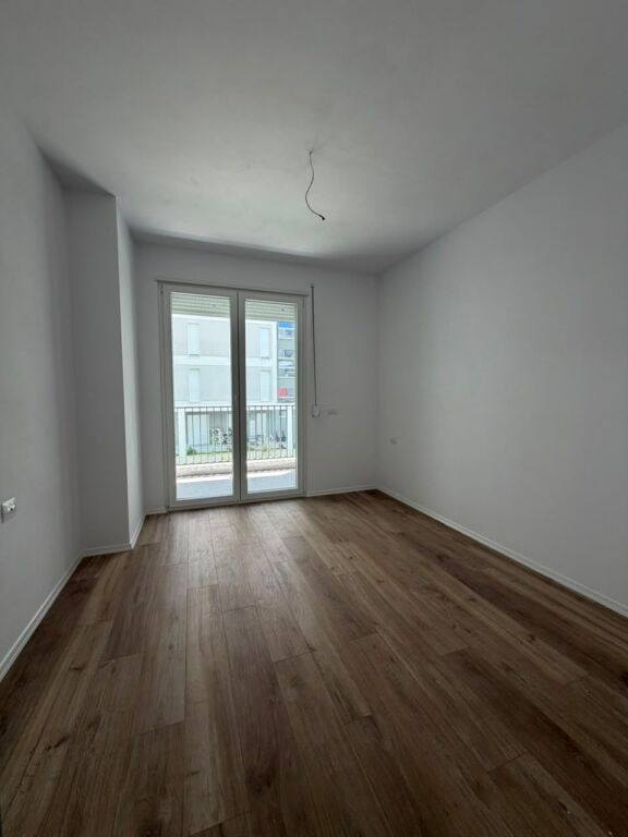 Apartament 2+1 + Parkim me qira në Univers City