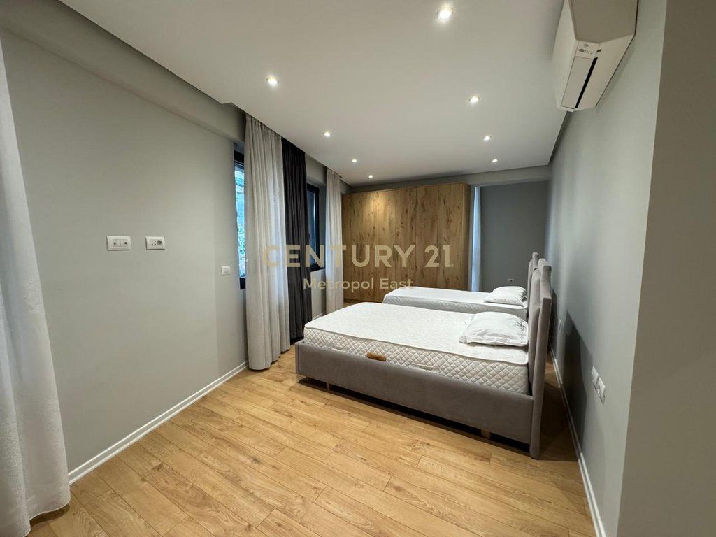 Modern 2+1+2 apartment for rent, Rruga e Dibres