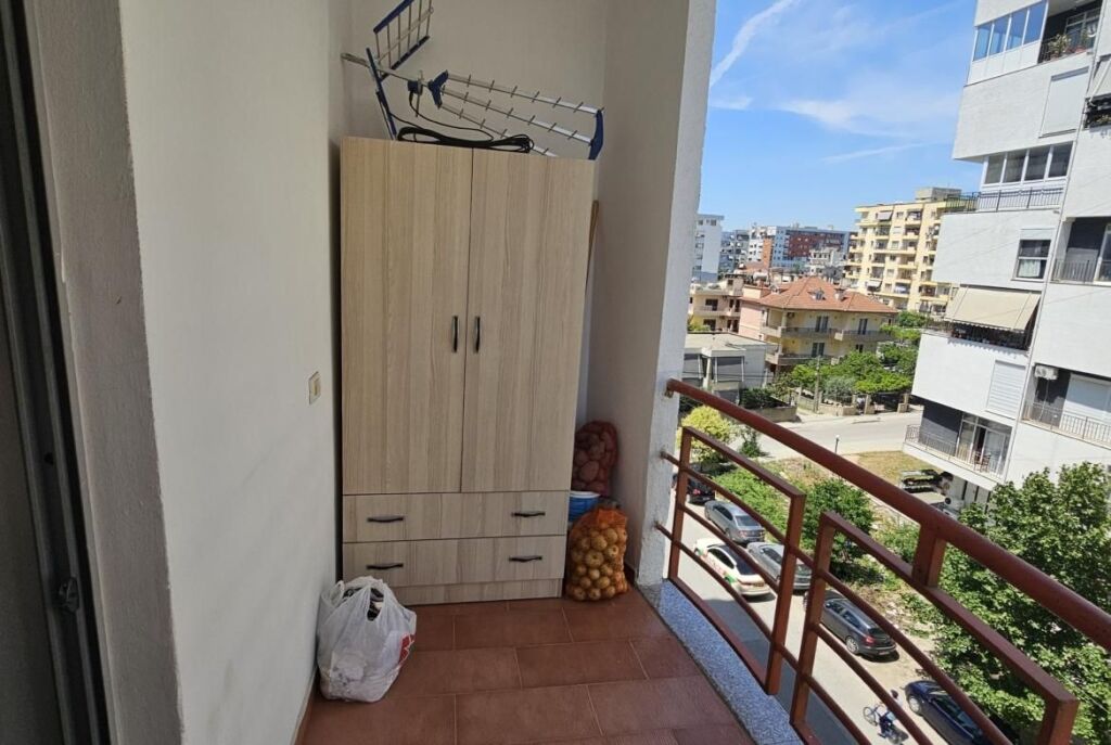 In Astir Vendesi Appartamento 2+1 Con Spazio Ampio e Posizione Perfetta!