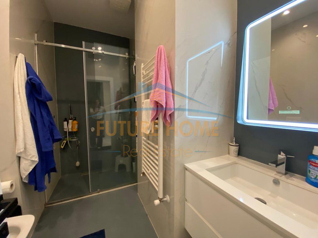 In vendita, Triplex 3+2+4 Posti Auto, Grey Stone 2 Residence, Lago Asciutto